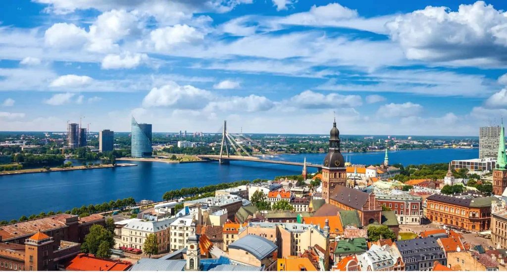 Chuyển phát nhanh đi Latvia