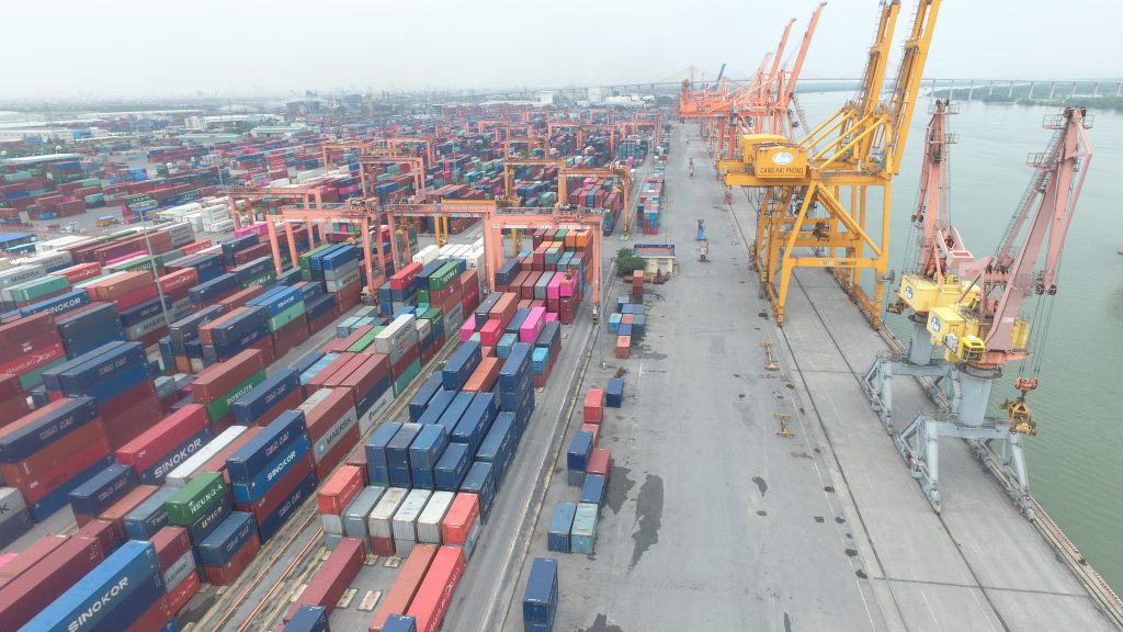 Làm gì để Việt Nam thành trung tâm logistics mới của khu vực?