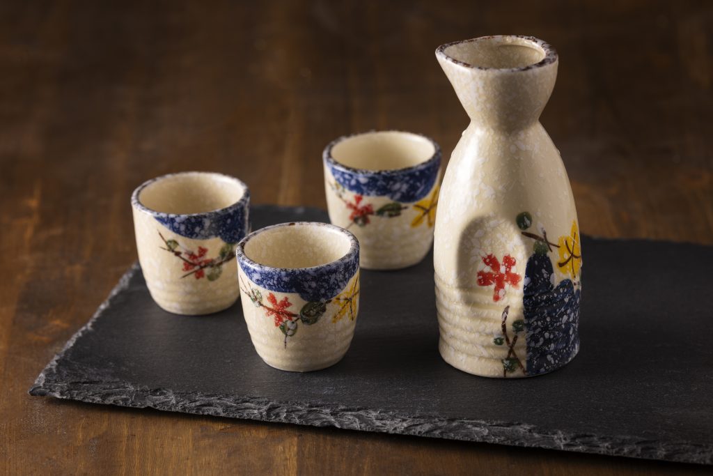 XUẤT KHẨU SẢN PHẨM GỐM SỨ TỪ VIỆT NAM SANG ÁO